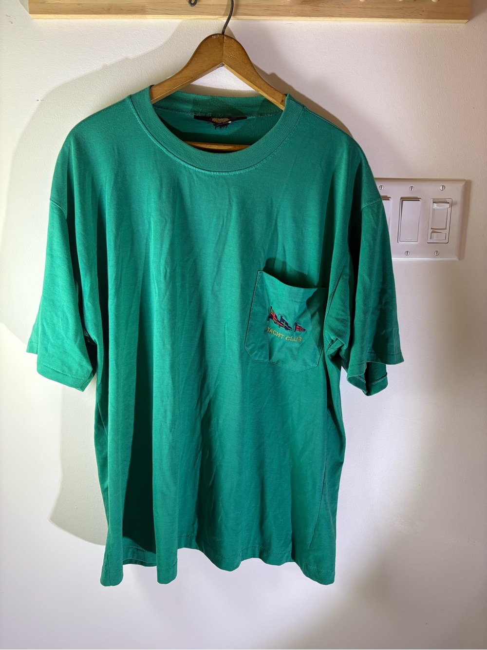 Single stich vintage Short-Sleeve with Yacht Club Embroidery